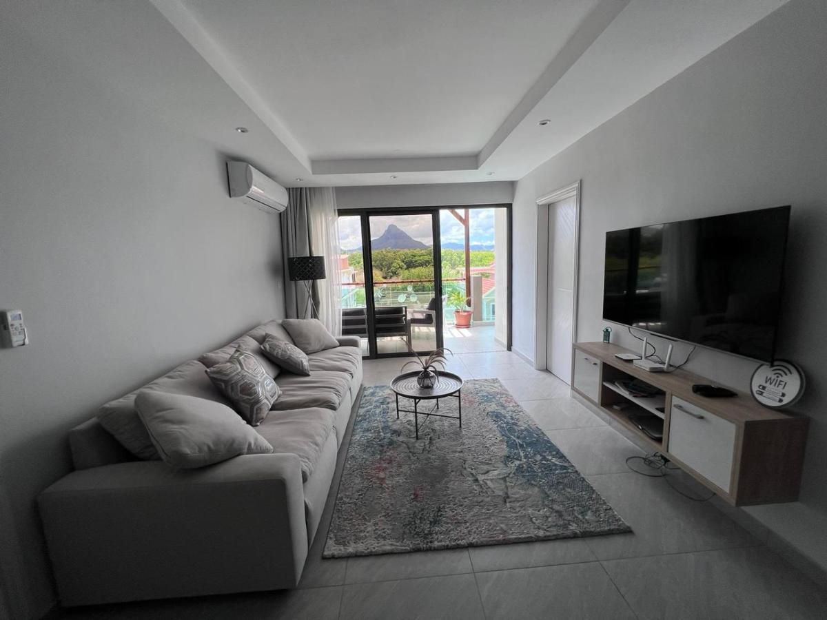Top-Floor Modern 3Bd Penthouse With Beautiful Mountain View Terrace - 5 Min Walk To Beach Flic en Flac ภายนอก รูปภาพ