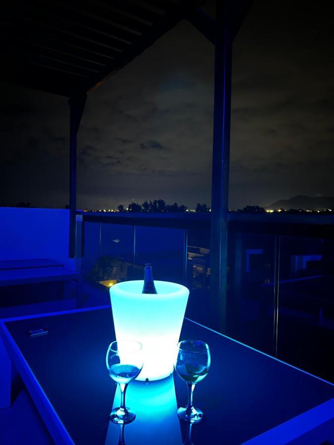 Top-Floor Modern 3Bd Penthouse With Beautiful Mountain View Terrace - 5 Min Walk To Beach Flic en Flac ภายนอก รูปภาพ